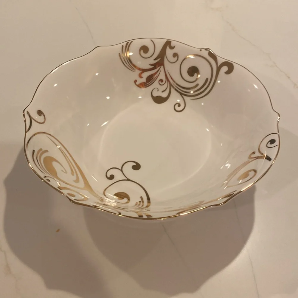 Pier 1 Imports serving bowl